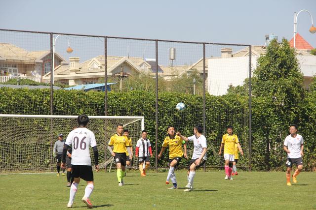 欧冠-费兰托雷斯双响拉菲尼亚破门 巴萨3-2多特